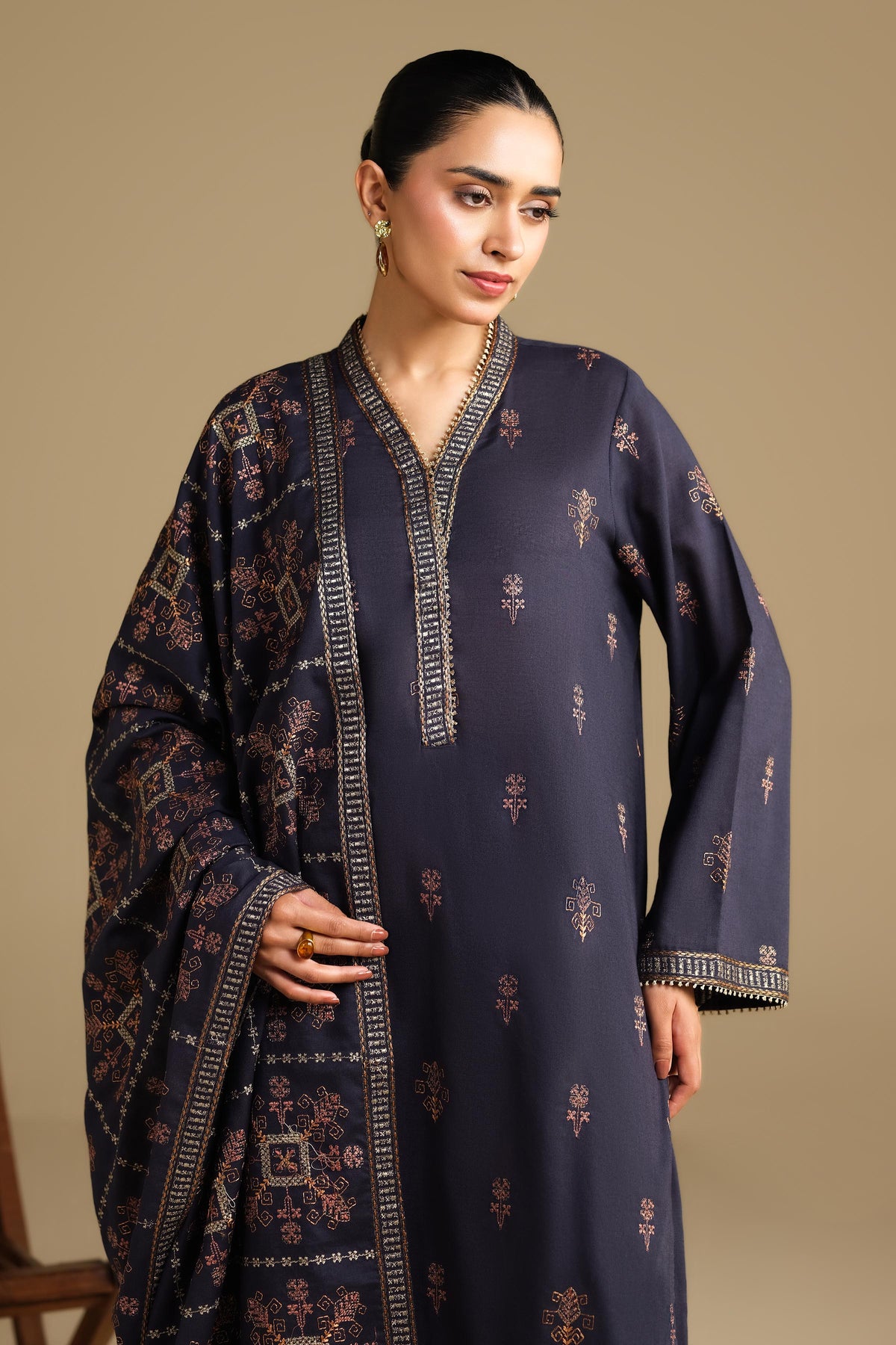 KHADDAR | EMBROIDERED