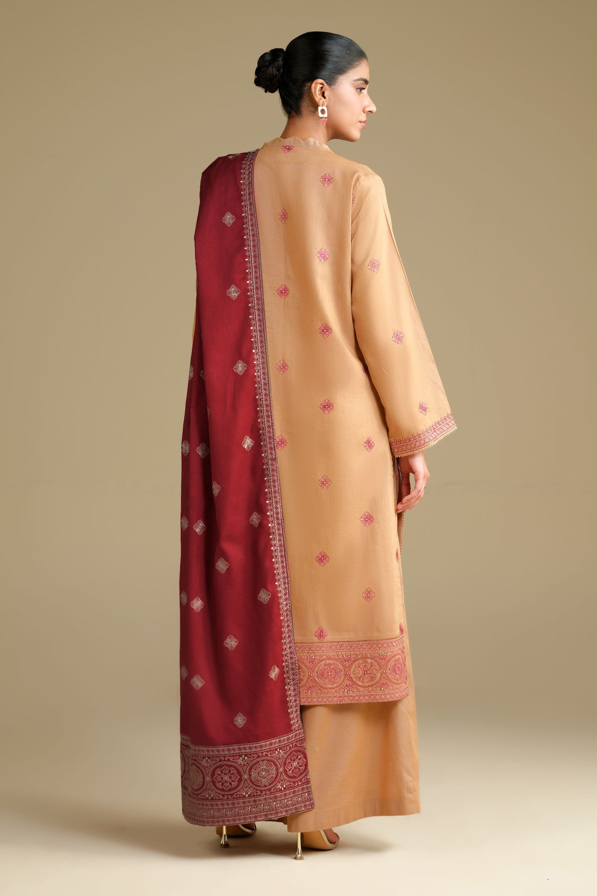 KHADDAR | EMBROIDERED
