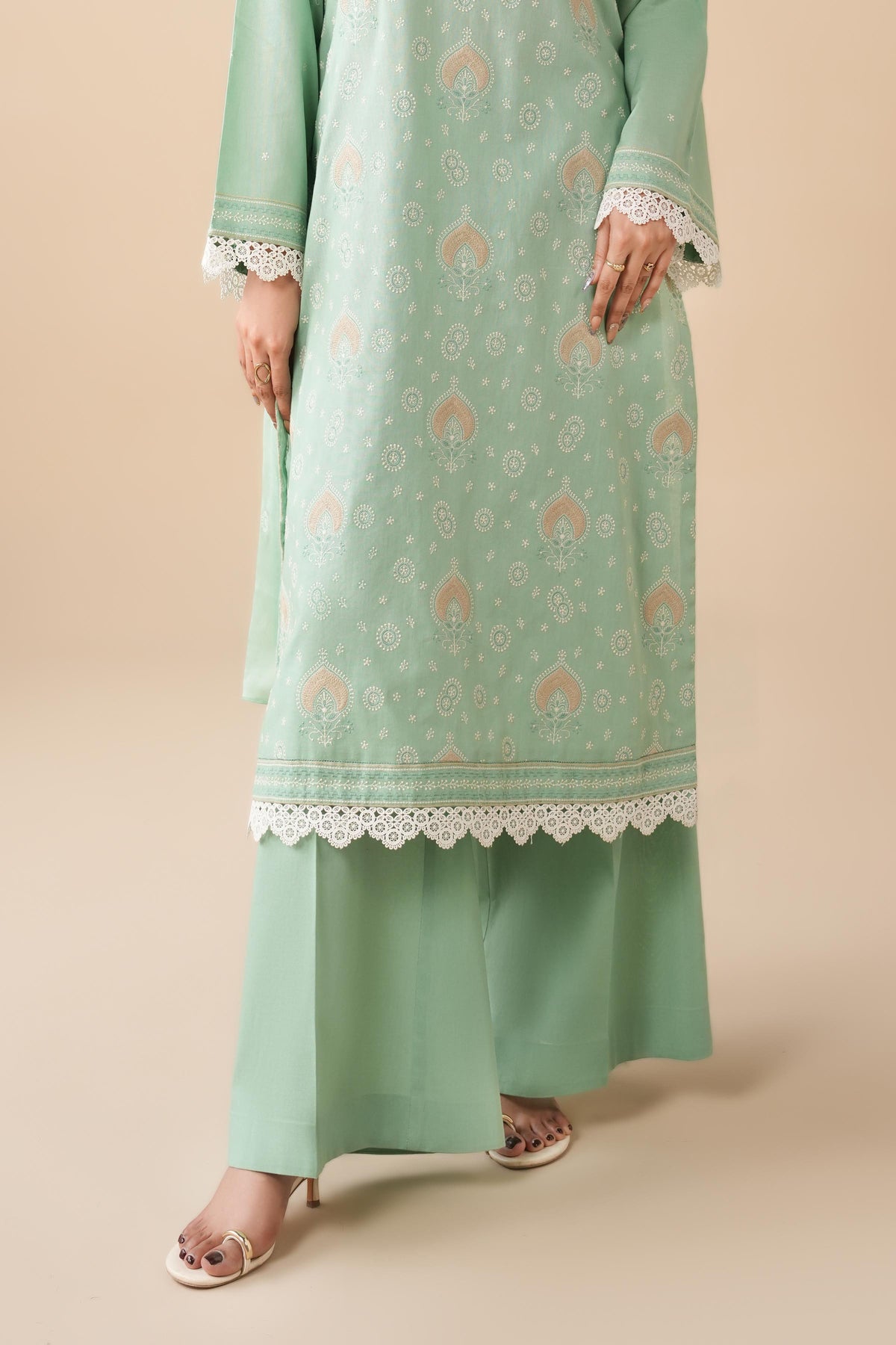 KHADDAR | EMBROIDERED KAYSERIA EXCLUSIVE WINTER-26
