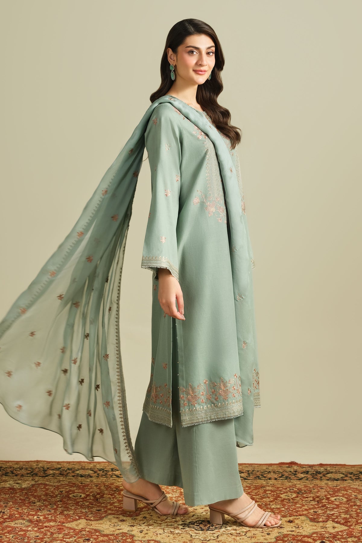 KHADDAR | EMBROIDERED