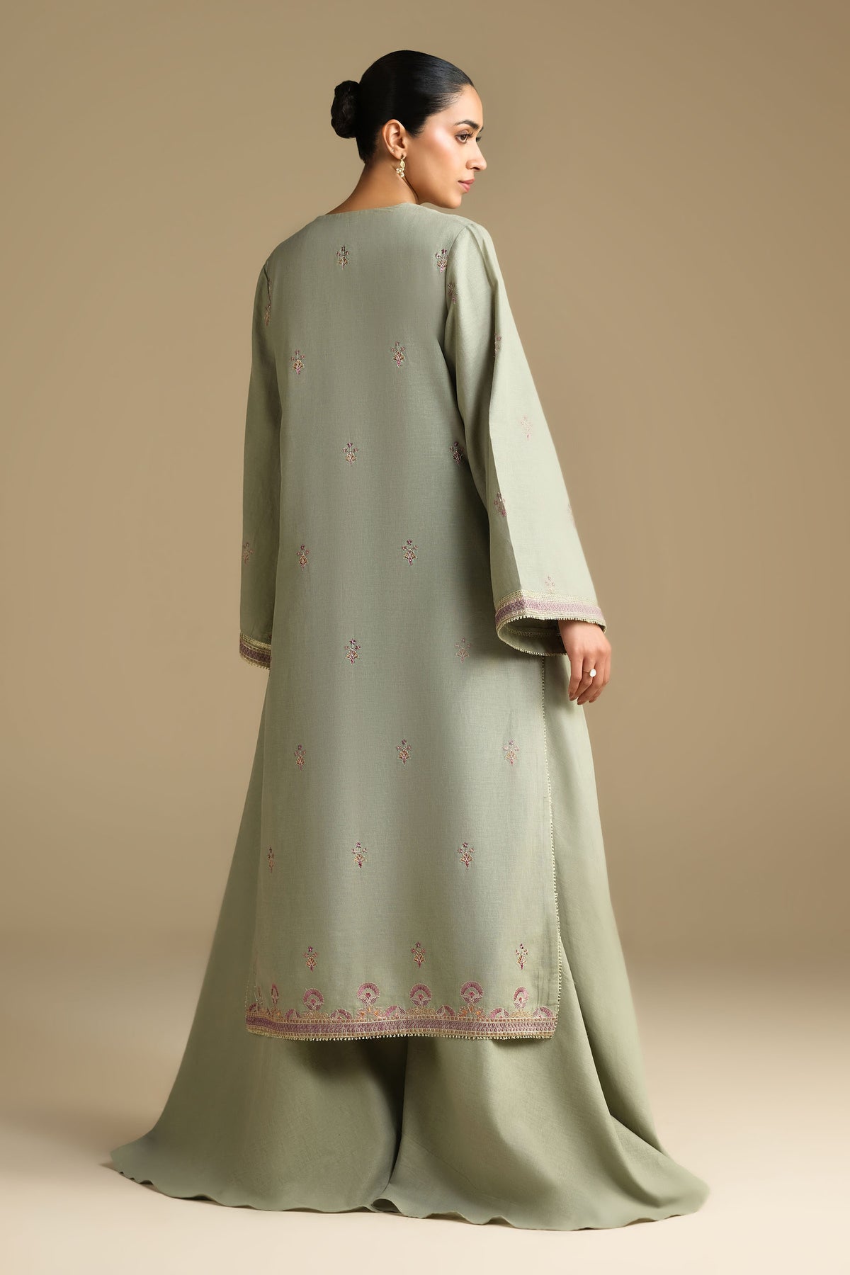 LINEN | EMBROIDERED
