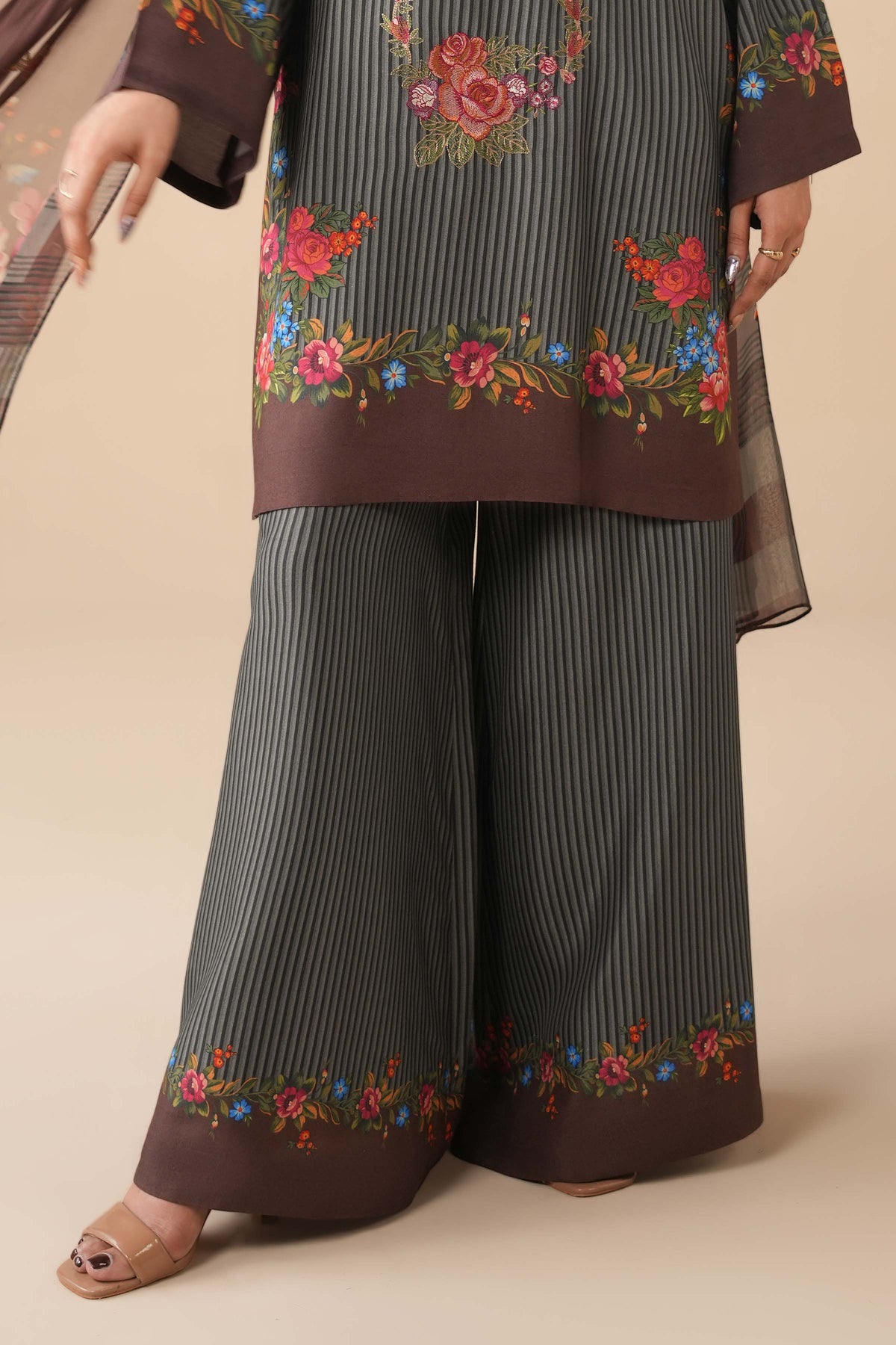 OAK SILK | EMBROIDERED KAYSERIA EXCLUSIVE WINTER-26