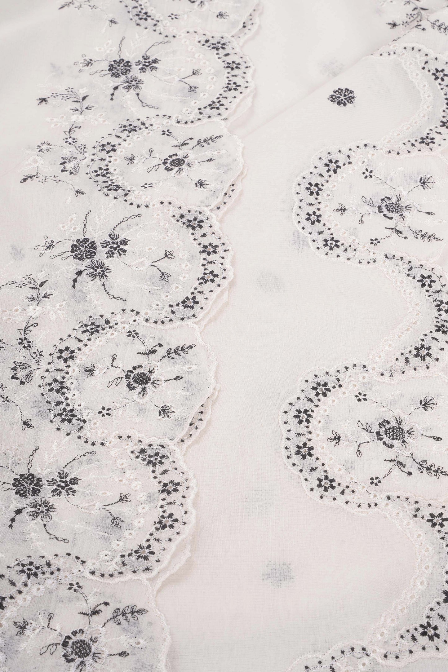 DHAKA MALMAL | EMBROIDERED