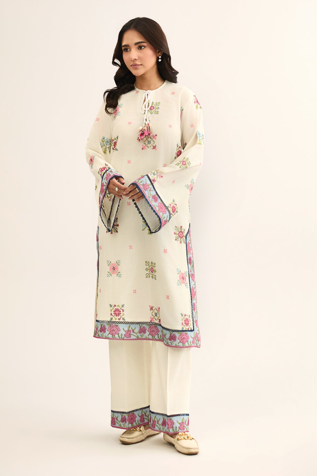 LAWN  |  EMBROIDERED - Shop Now at Kayseria