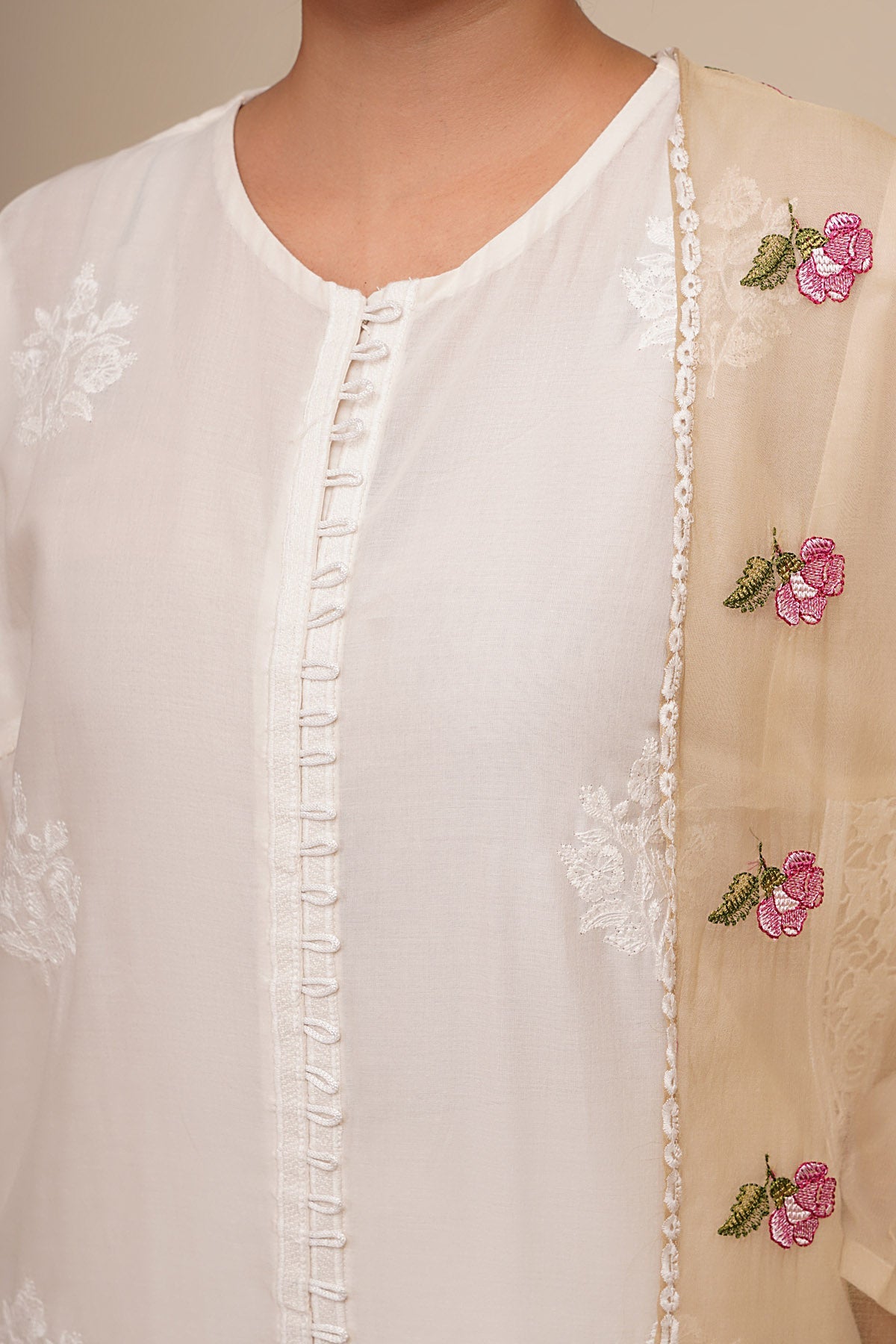 3 Piece - Embroidered Lawn Suit - KPS25-P3514 - Shop Now at Kayseria