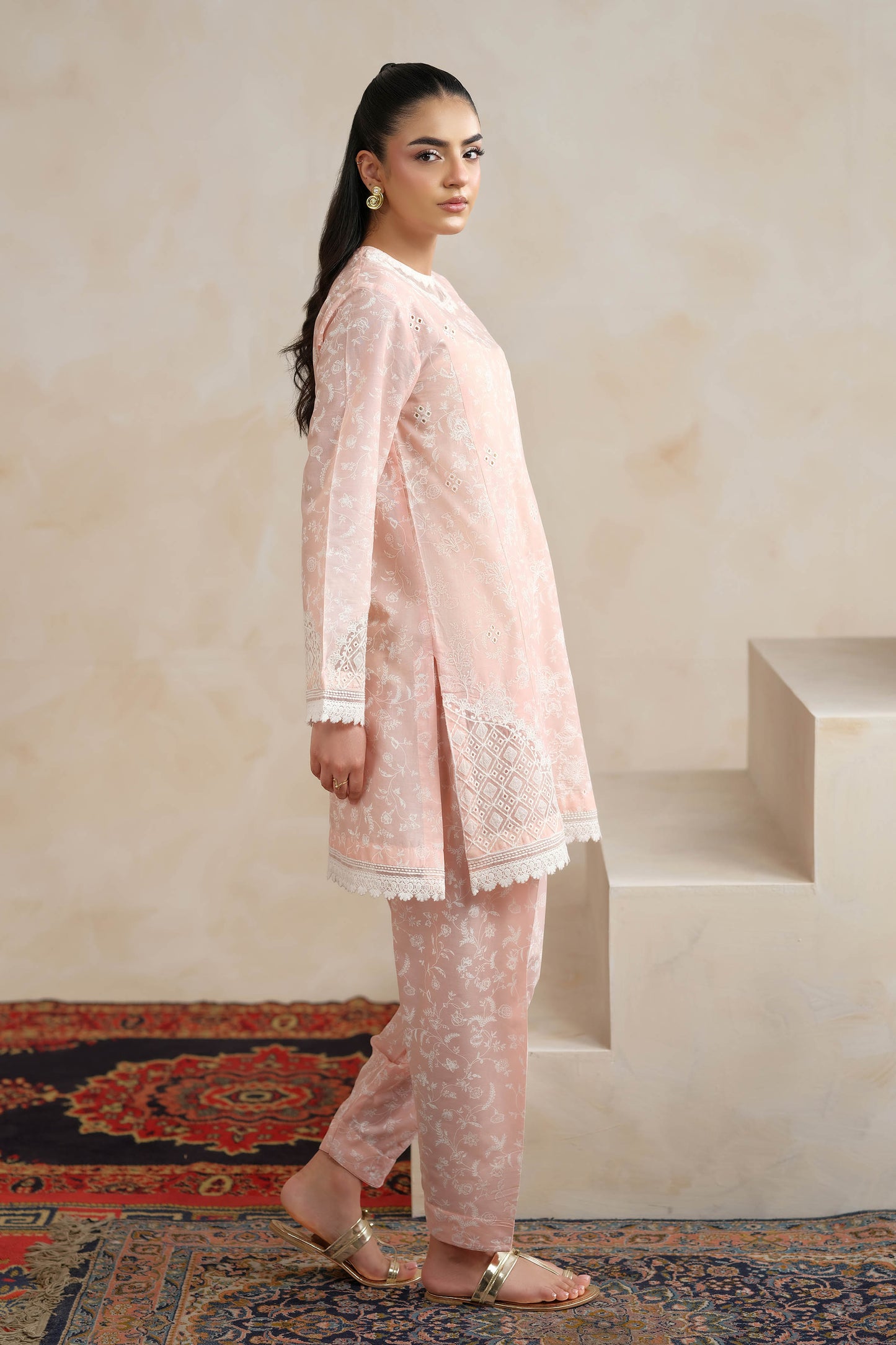 LAWN | EMBROIDERED