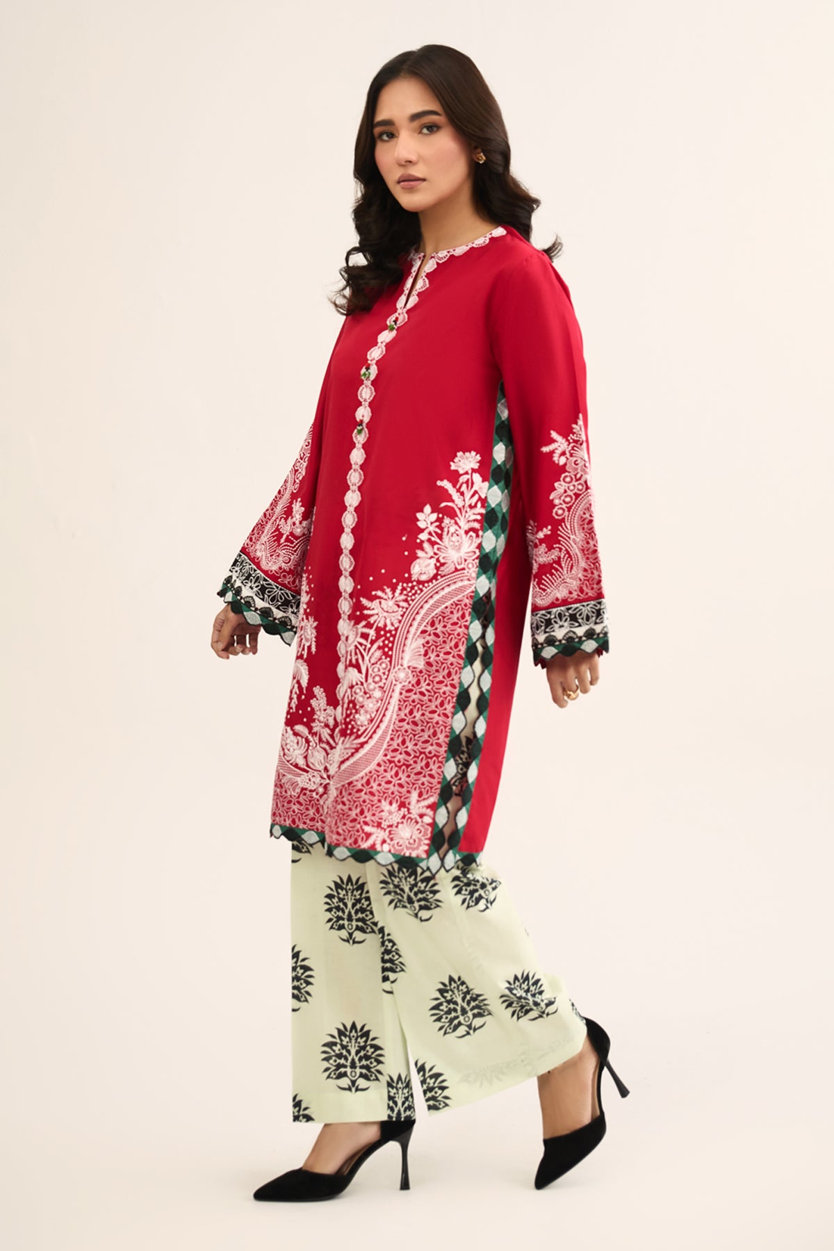 LAWN  |  EMBROIDERED - Shop Now at Kayseria