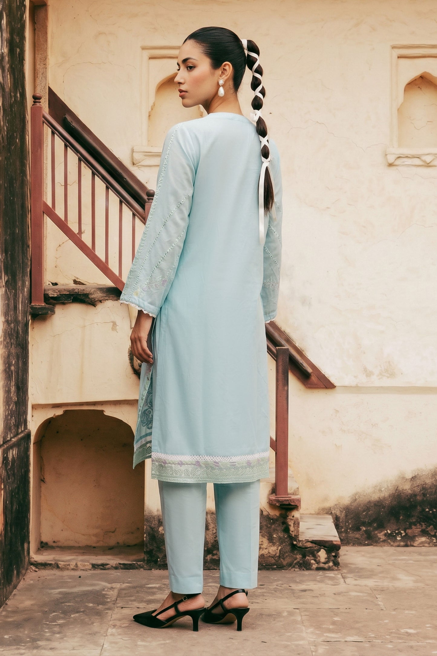 LAWN | EMBROIDERED