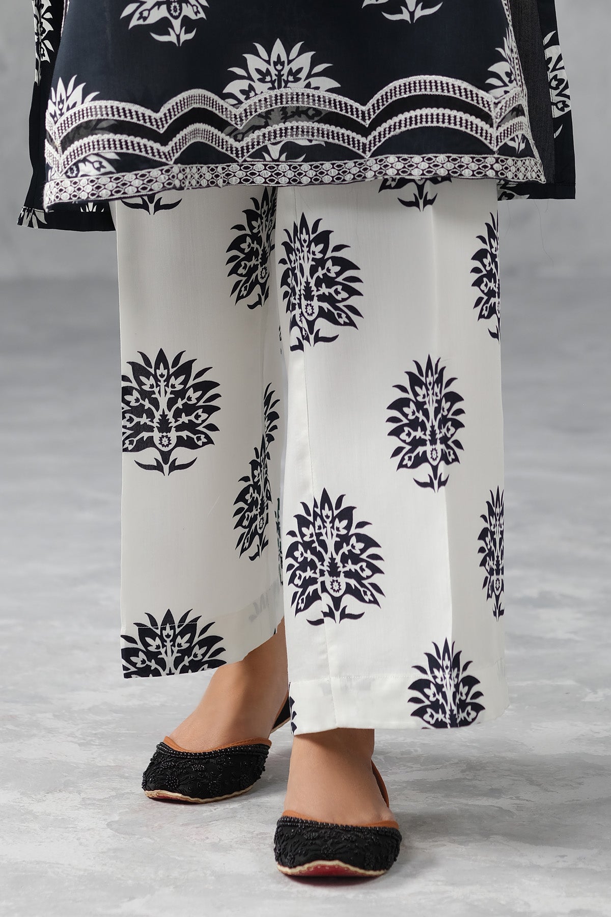 COTTON LINEN | EMBROIDERED