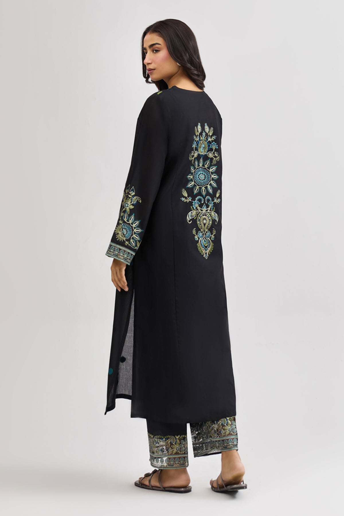 LAWN | EMBROIDERED - Shop Now at Kayseria