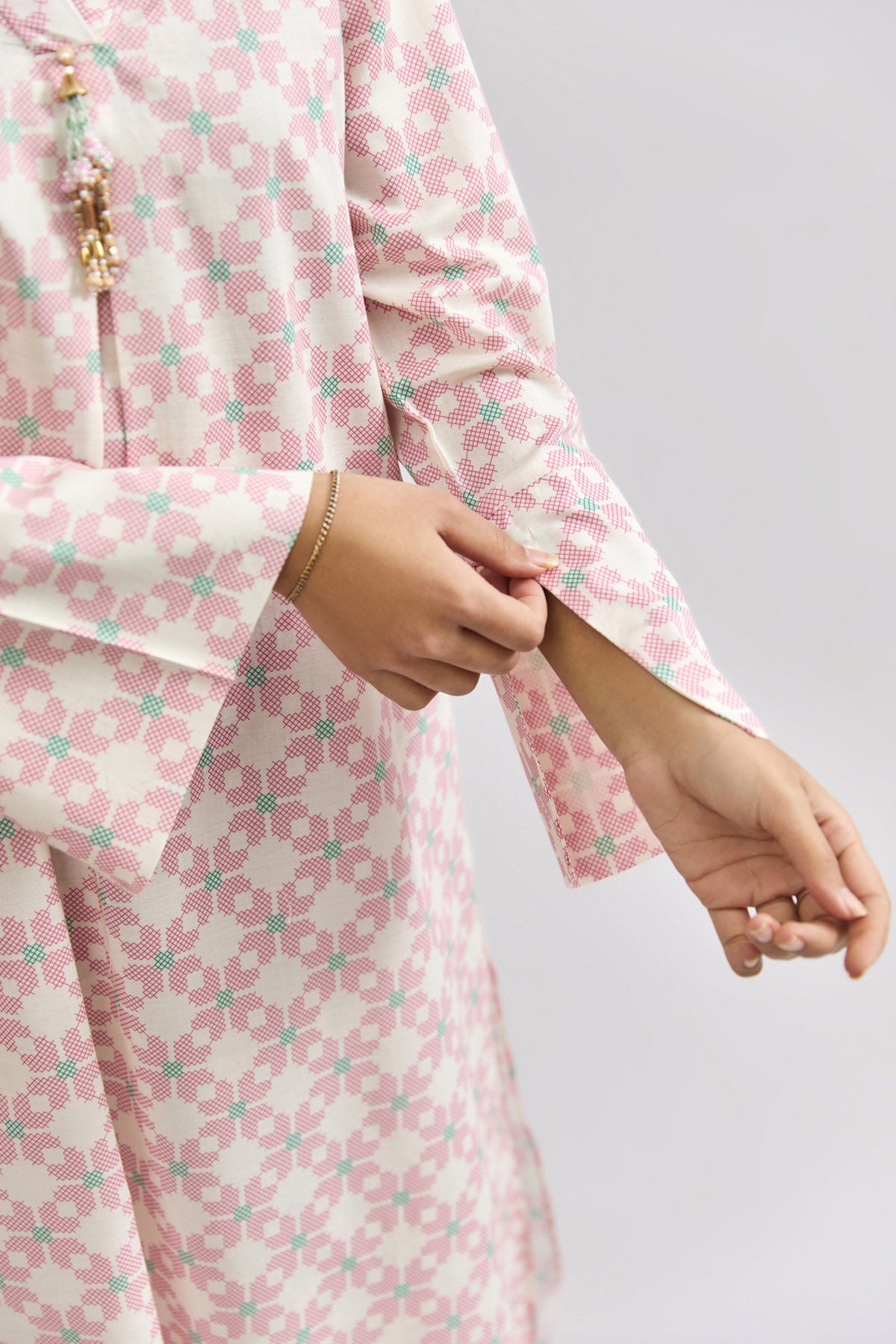 CAMBRIC | PRINTED - Shop Now at Kayseria