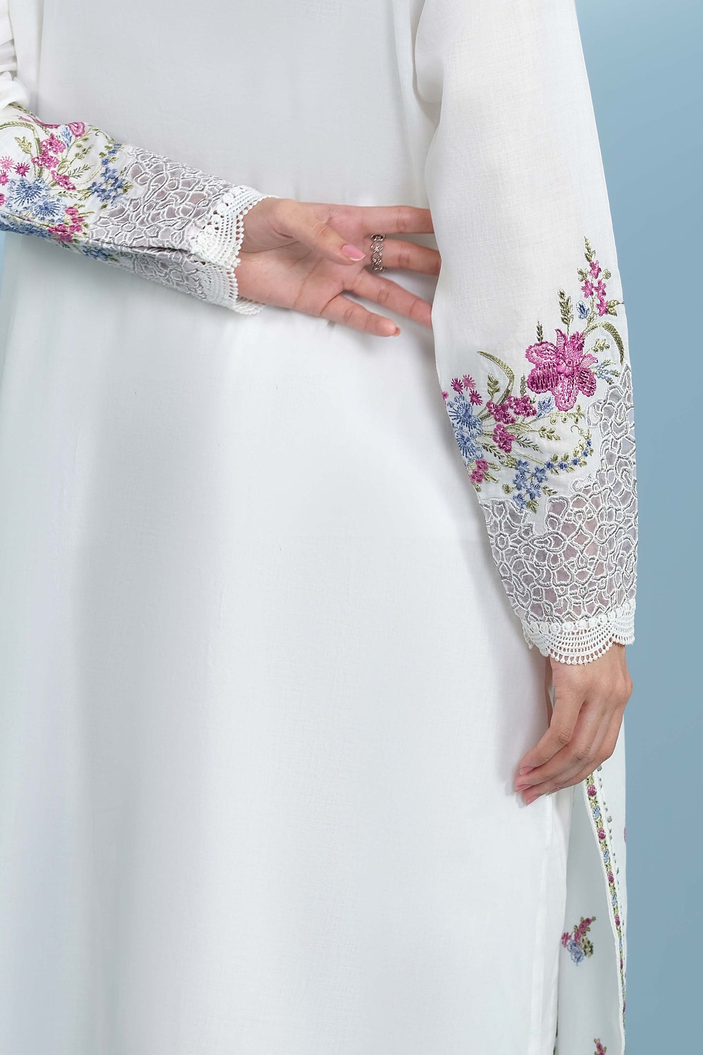 LAWN | EMBROIDERED