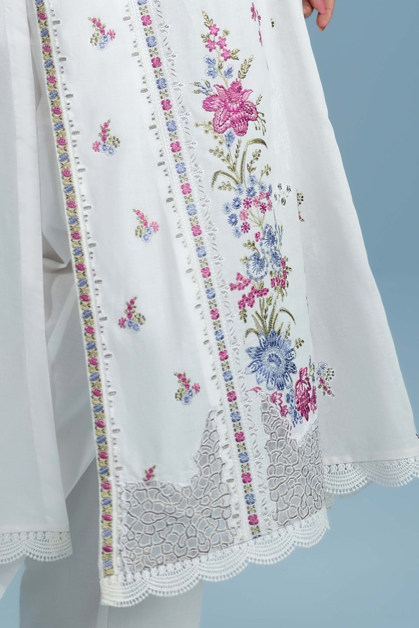 LAWN | EMBROIDERED