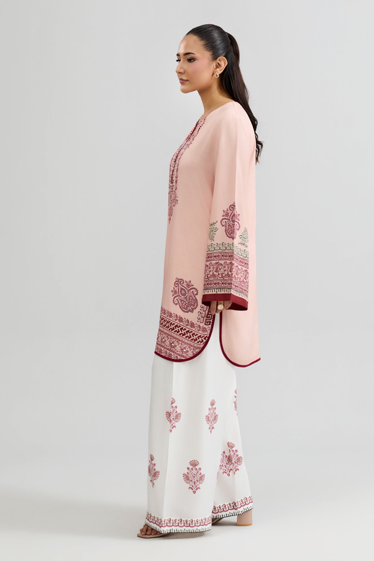 RAW SILK | PRINTED - Shop Now at Kayseria