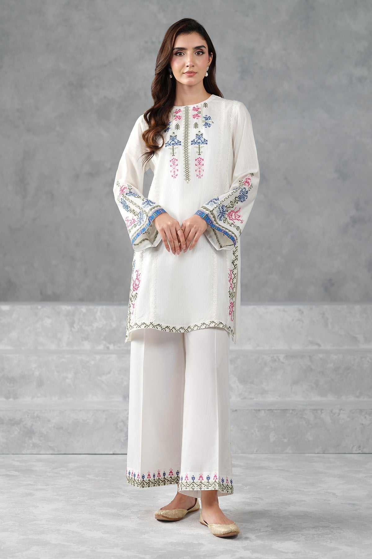 LAWN | EMBROIDERED