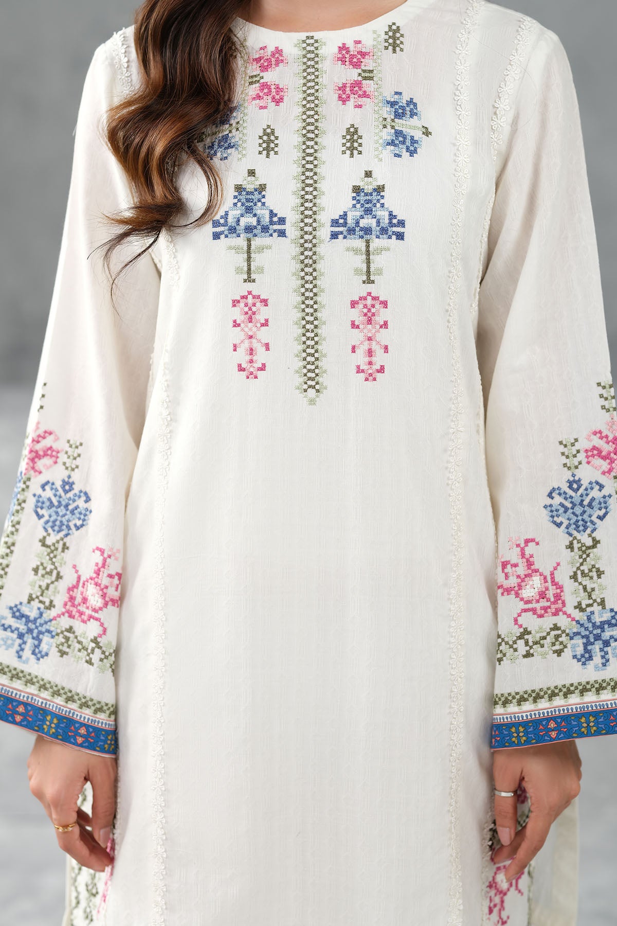 LAWN | EMBROIDERED