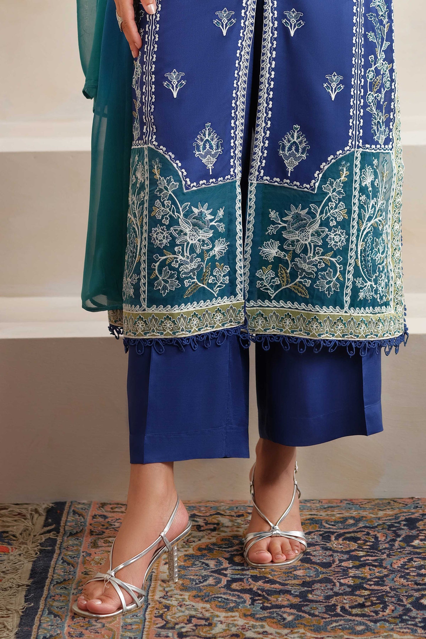 RAW SILK | EMBROIDERED