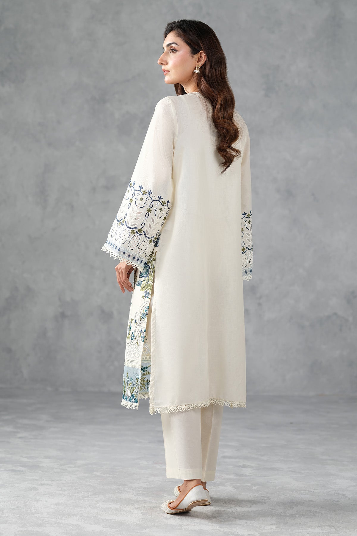 LAWN | EMBROIDERED