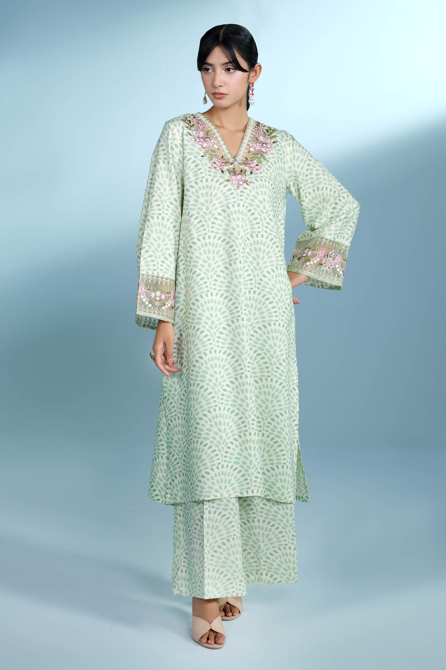 LINEN | EMBROIDERED