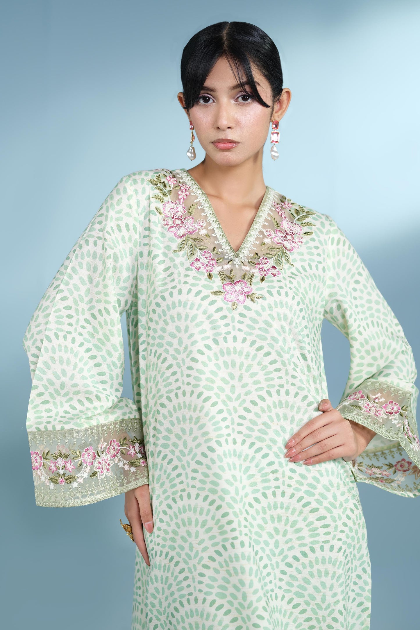 LINEN | EMBROIDERED