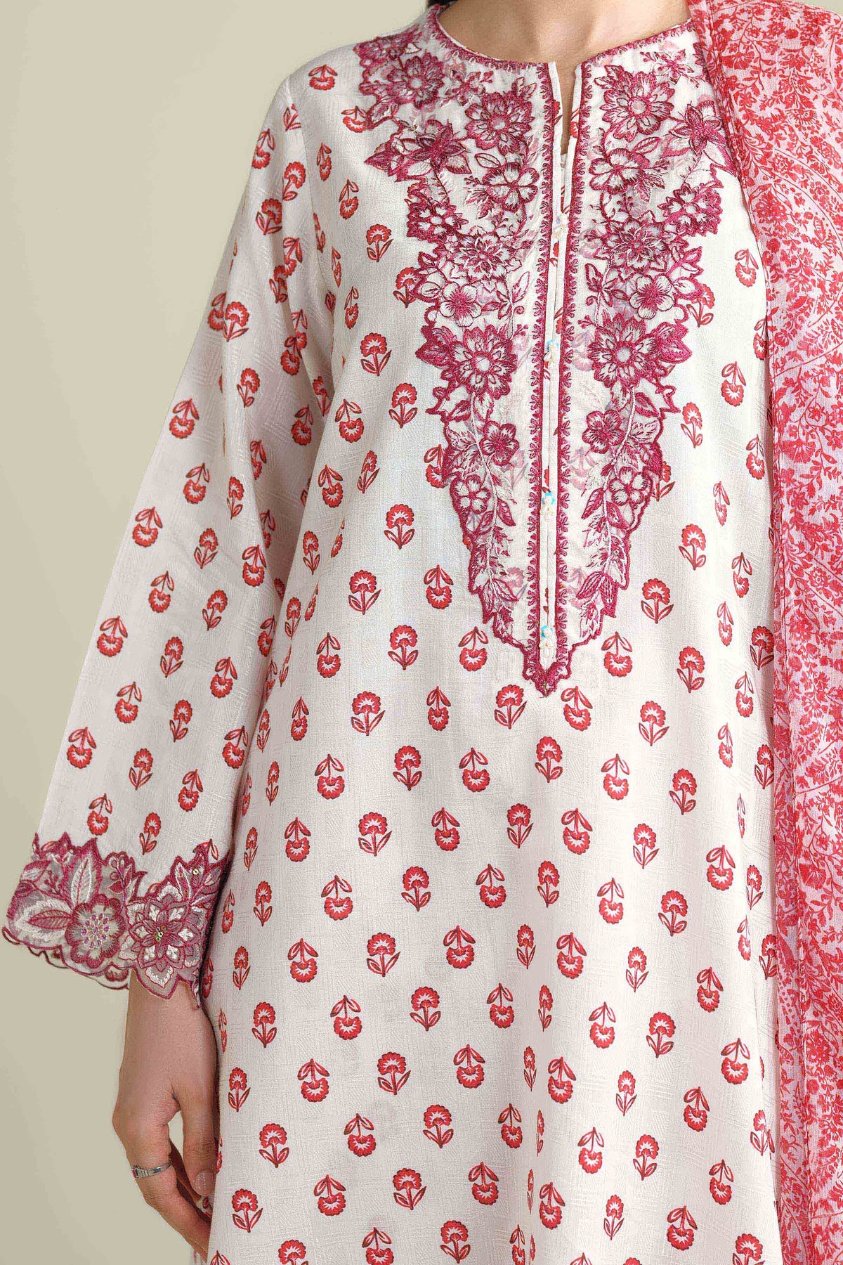 JACQUARD | EMBROIDERED