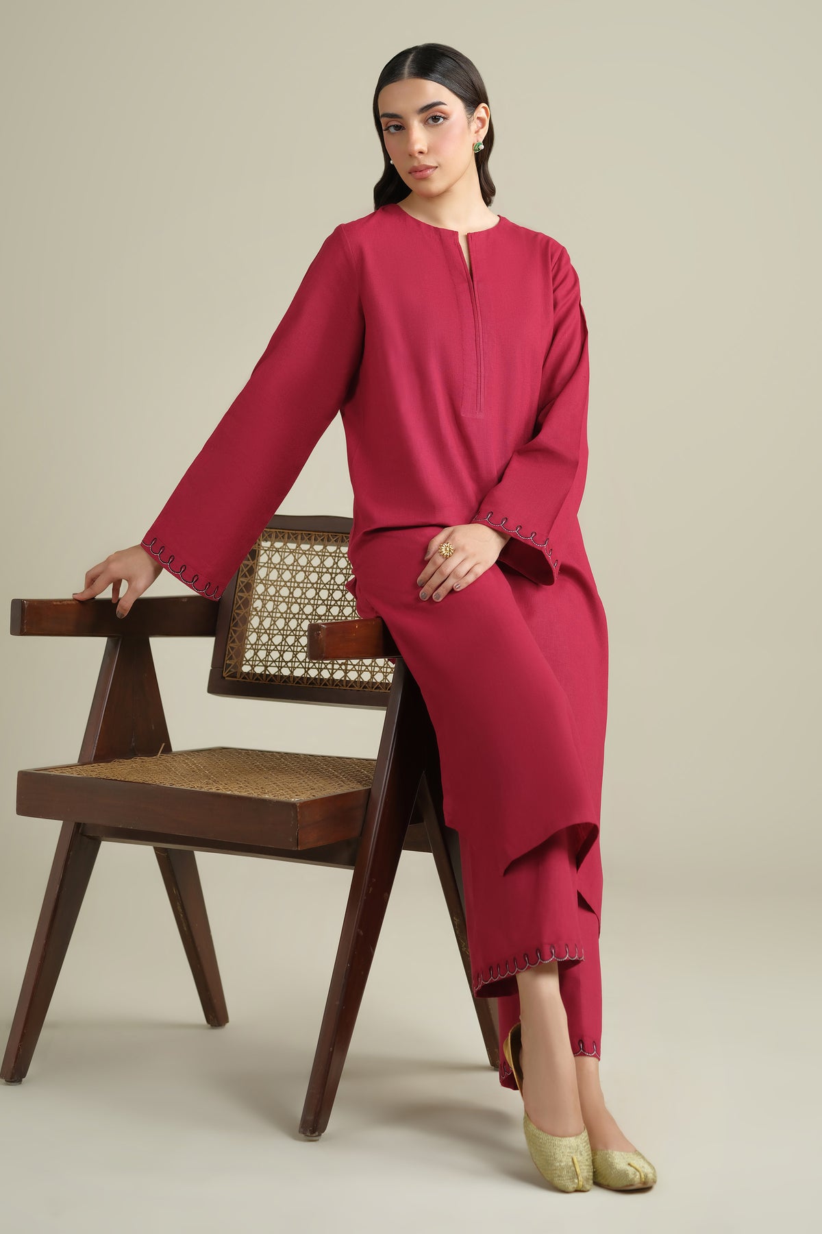 LINEN | EMBROIDERED