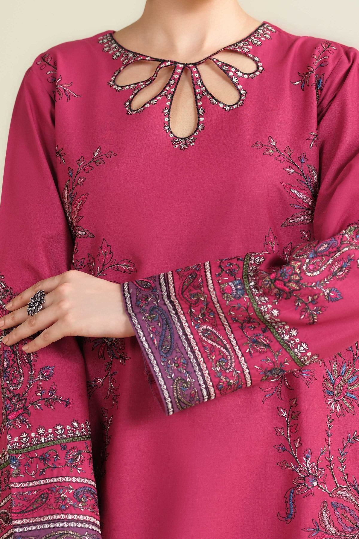 CROSS HATCH | EMBROIDERED