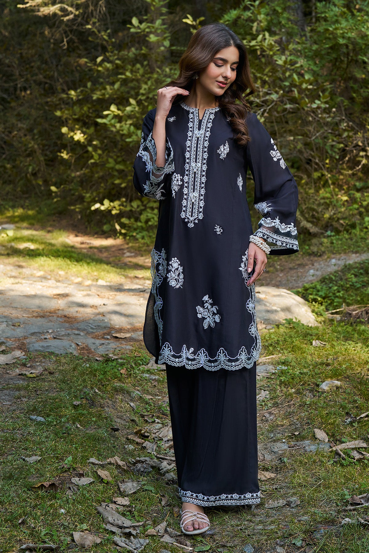 2 Piece - Embroidered Linen Suit - KPW25-P3692