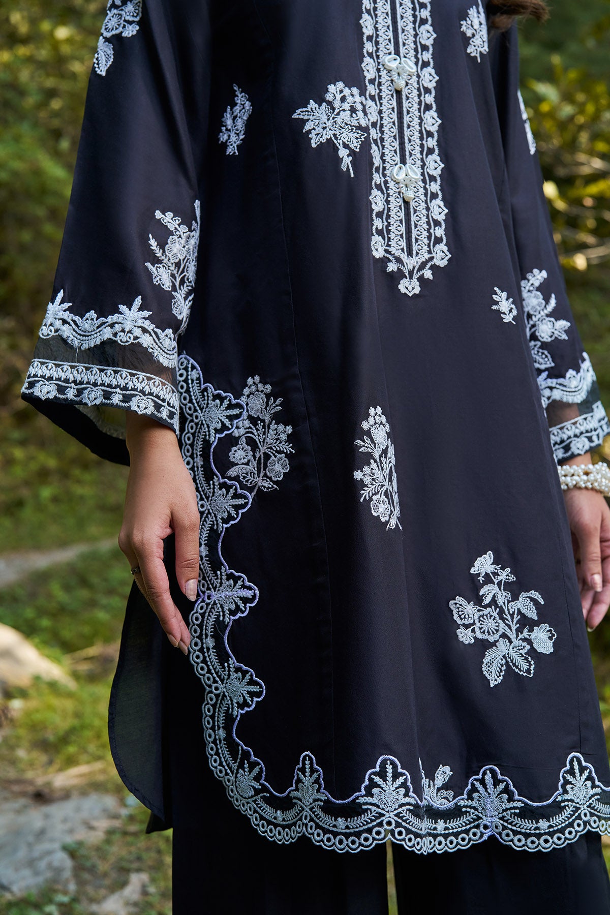 2 Piece - Embroidered Linen Suit - KPW25-P3692