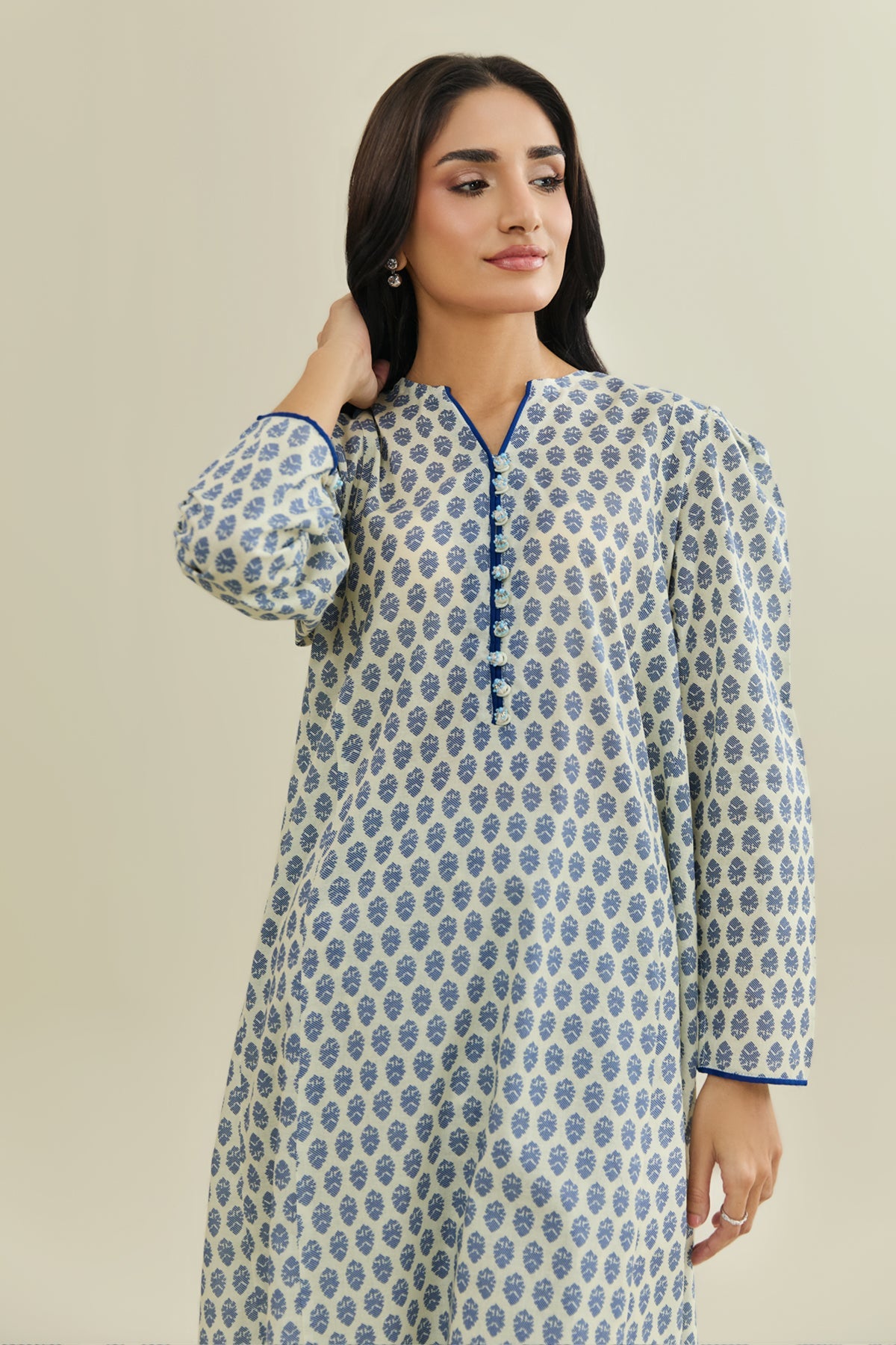 2 Piece - Printed & Embellished Khaddar Suit - KPW25-P3702 - Shop Now at Kayseria