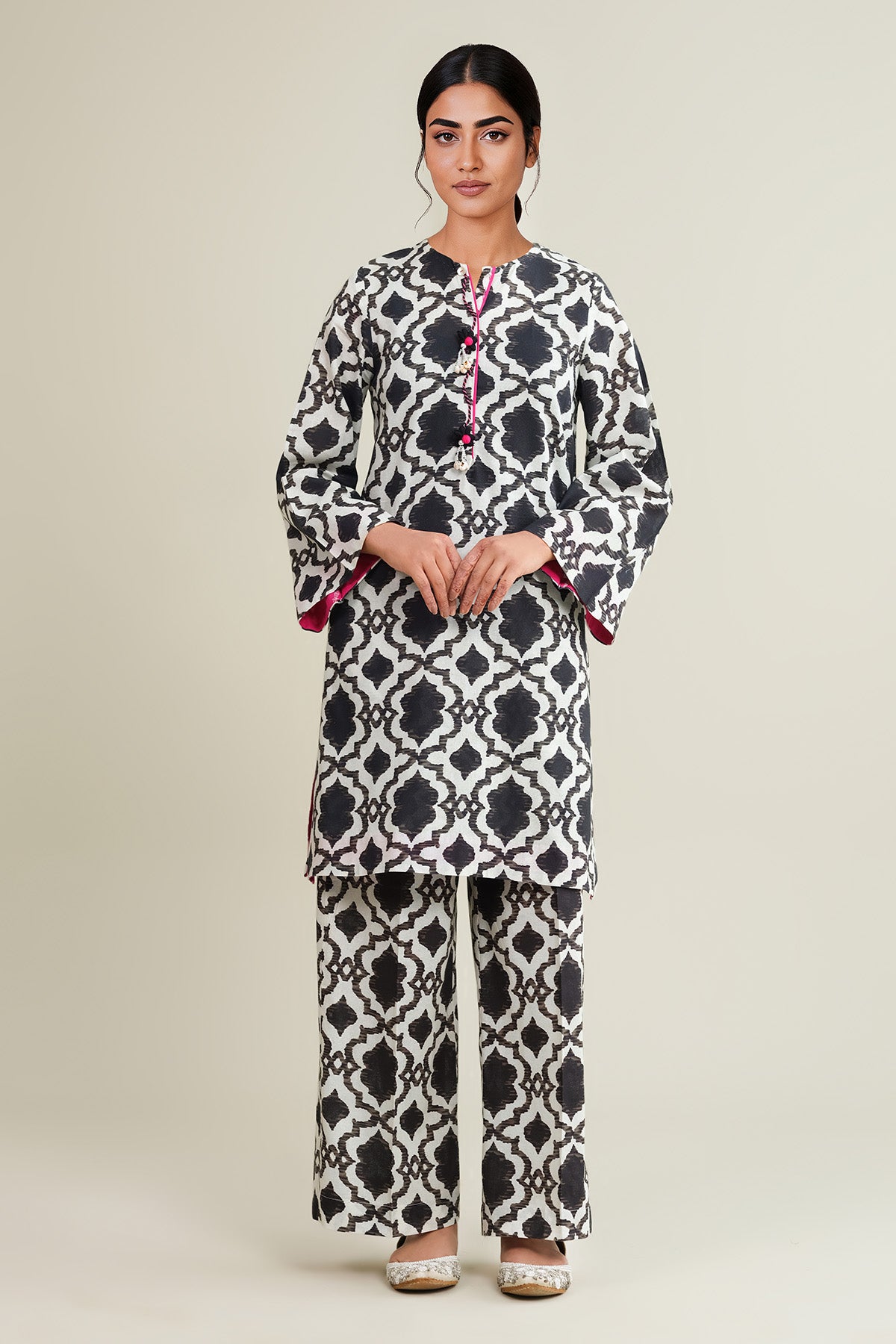 2 Piece - Printed Khaddar Suit - KPW25-P3707 - Shop Now at Kayseria