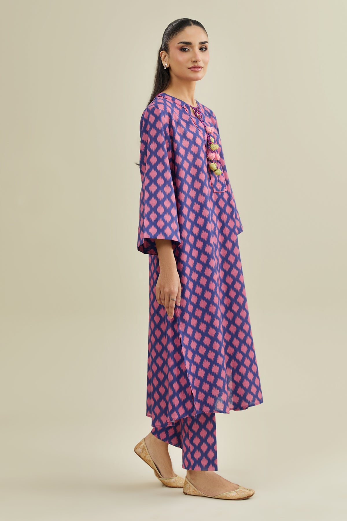 2 Piece - Printed Khaddar Suit - KPW25-P3732 - Shop Now at Kayseria