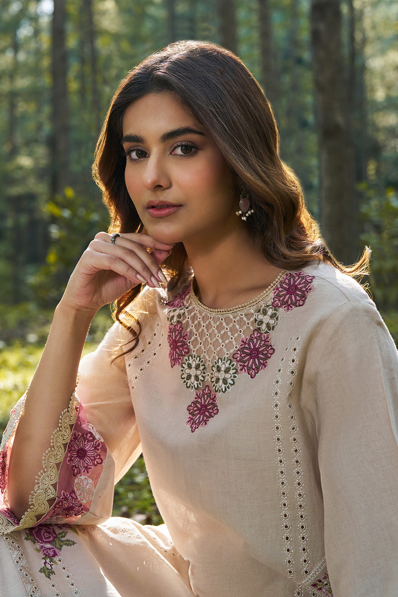 KHADDAR  |  EMBROIDERED - Shop Now at Kayseria