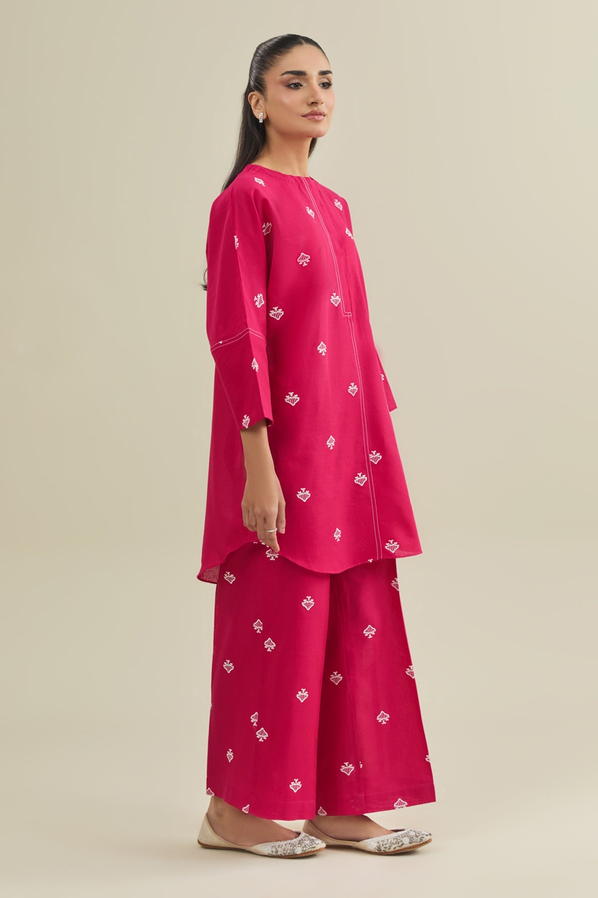 2 Piece - Embroidered Khaddar Suit - KPW25-P3753 - Shop Now at Kayseria