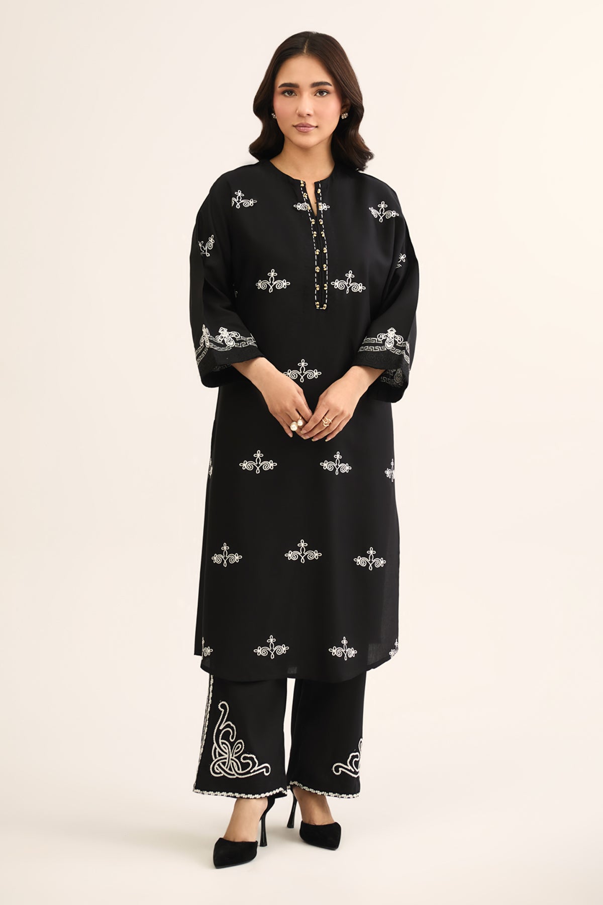 LINEN  |  EMBROIDERED