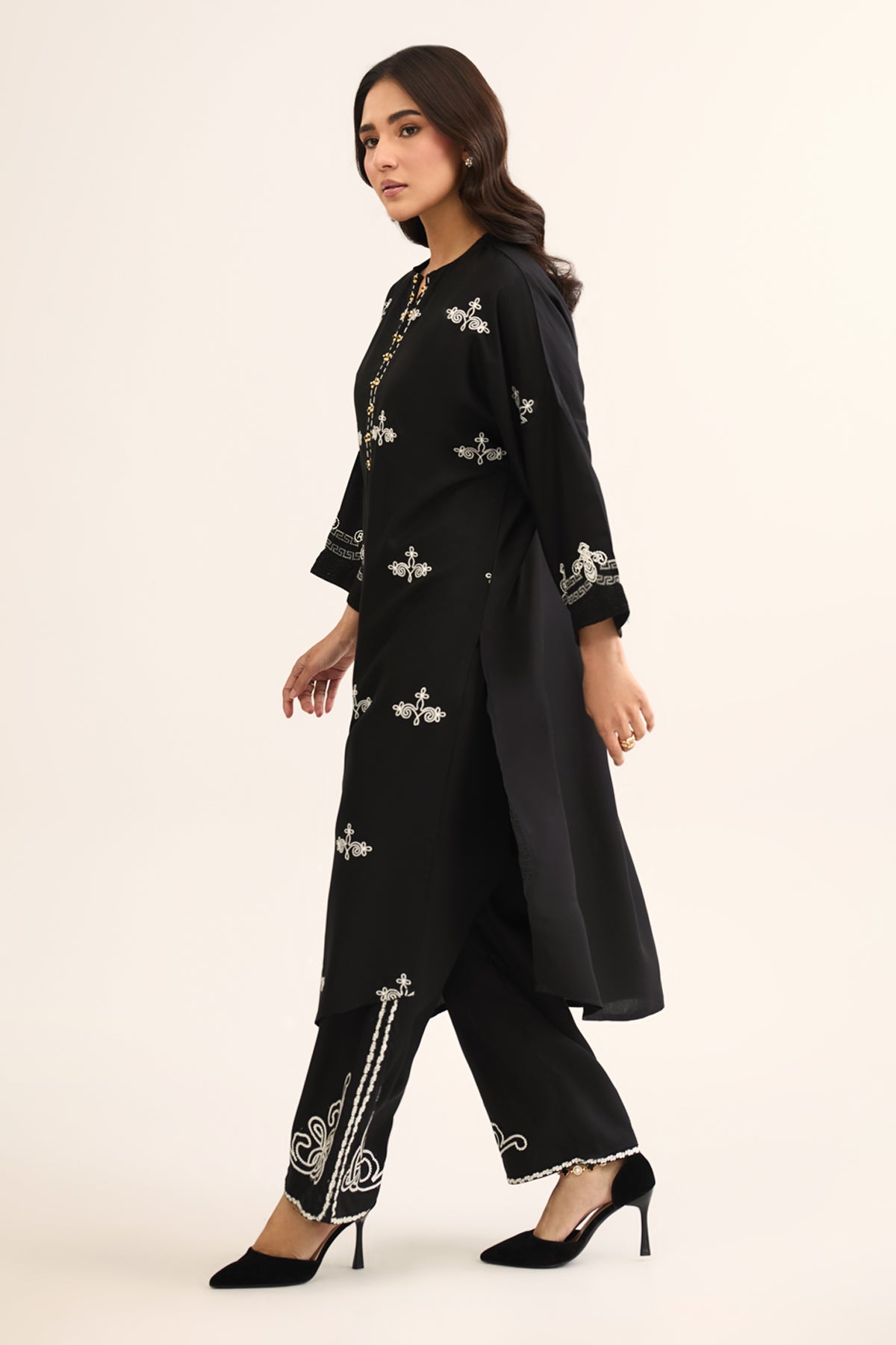 LINEN  |  EMBROIDERED