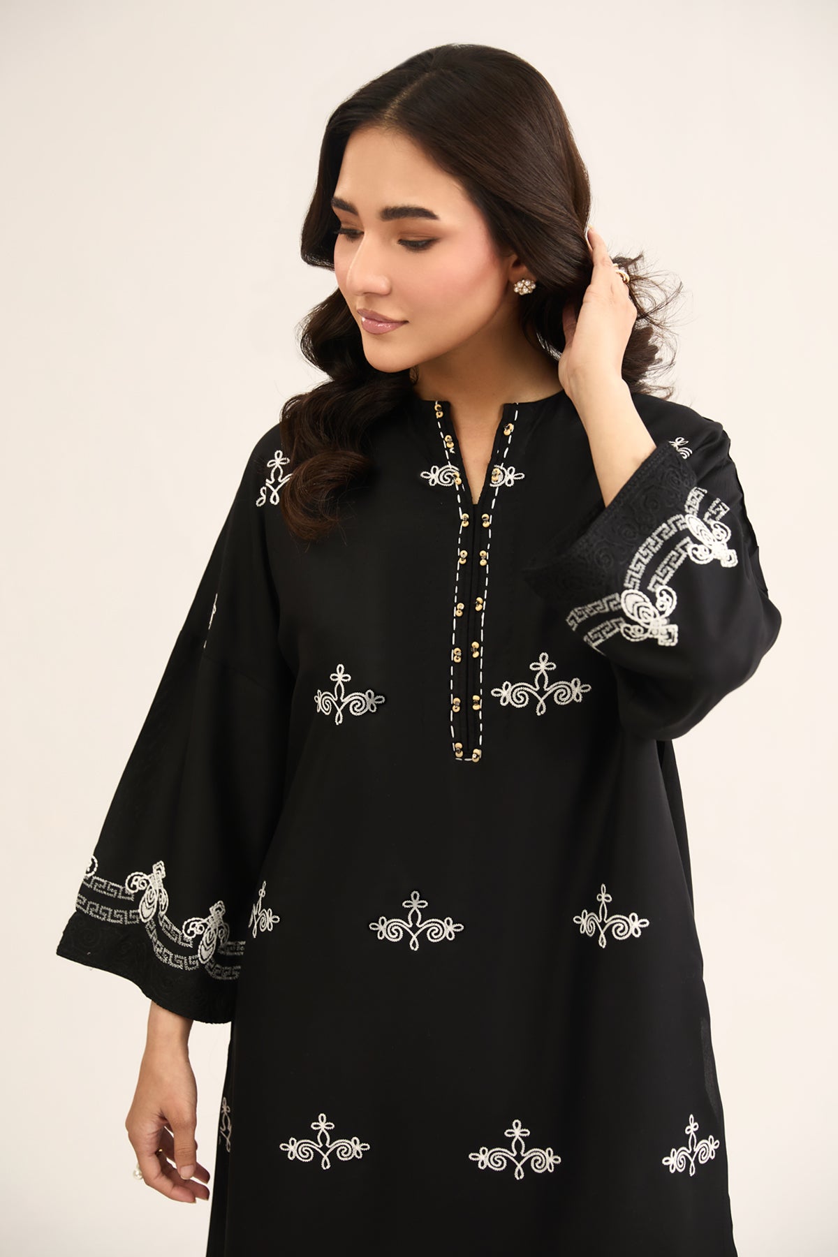 LINEN  |  EMBROIDERED