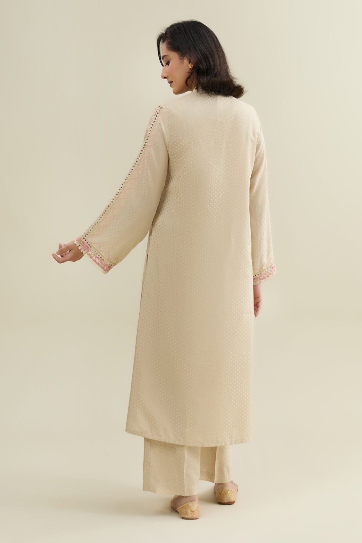 JACQUARD | EMBROIDERED | KPW25-P3764