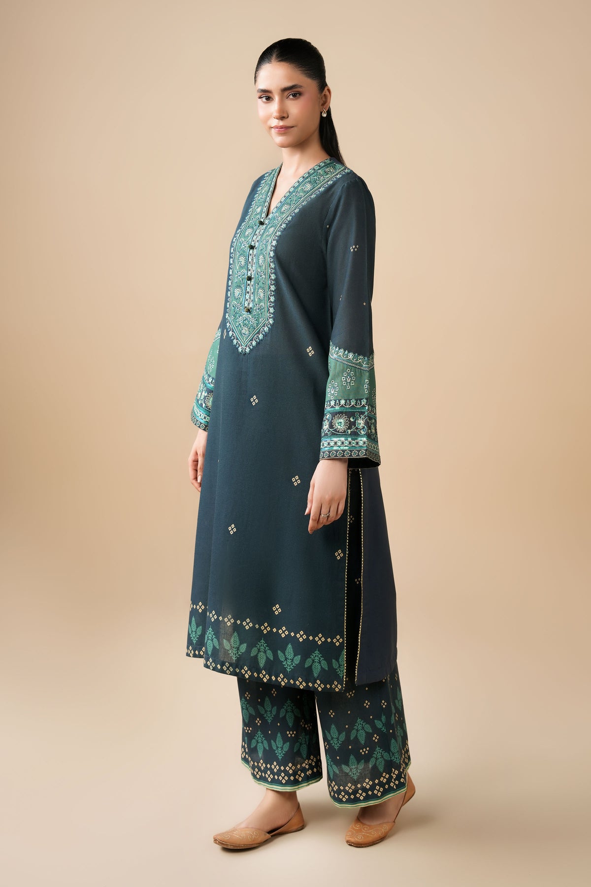 LAWN | EMBROIDERED PRET WINTER-26