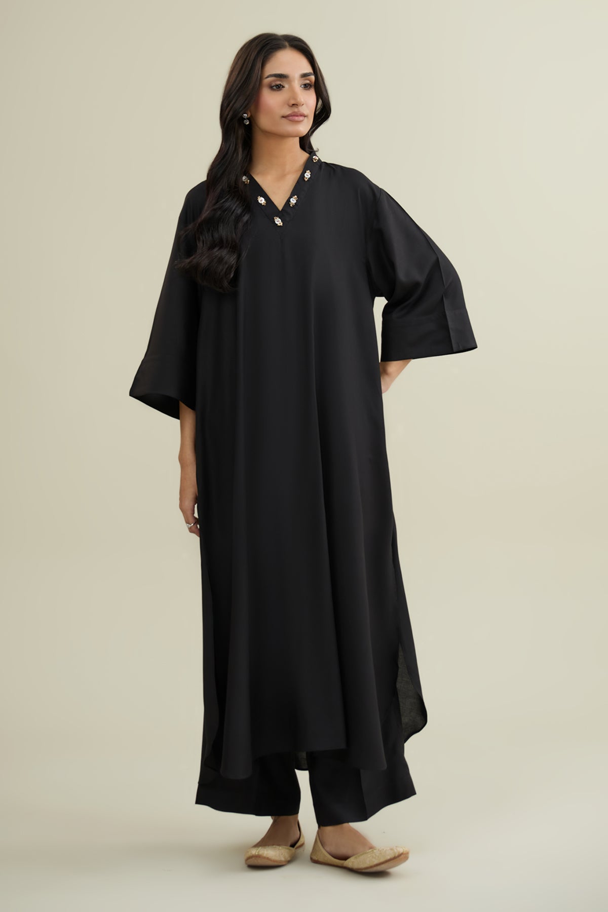 2 Piece - Dyed & Embellished Linen Suit - KPW25-P3790 - Shop Now at Kayseria