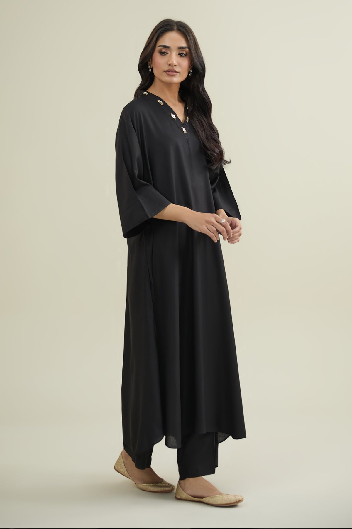 2 Piece - Dyed & Embellished Linen Suit - KPW25-P3790 - Shop Now at Kayseria