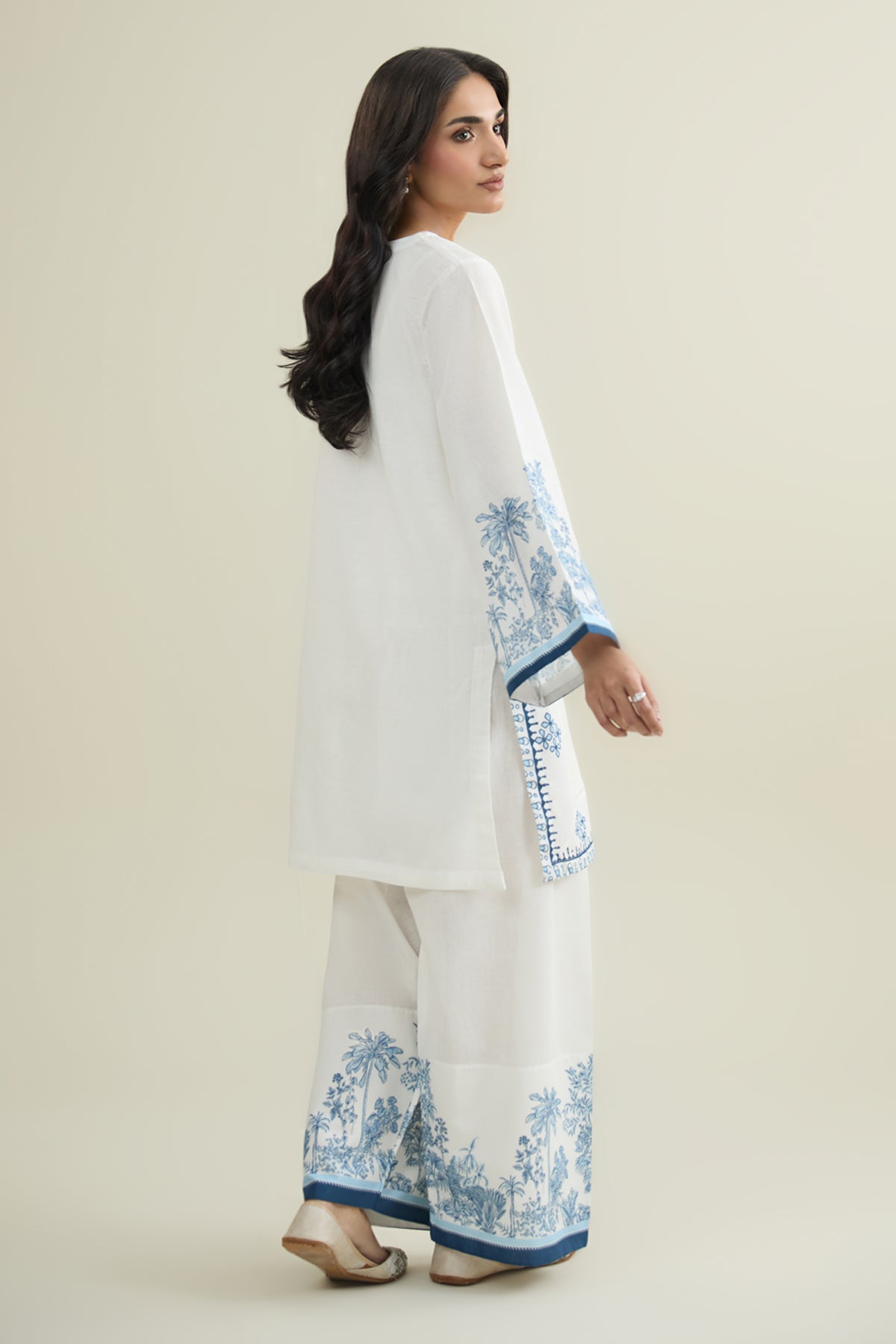 2 Piece - Printed & Embellished Suit - KPW25-P3815 - Shop Now at Kayseria