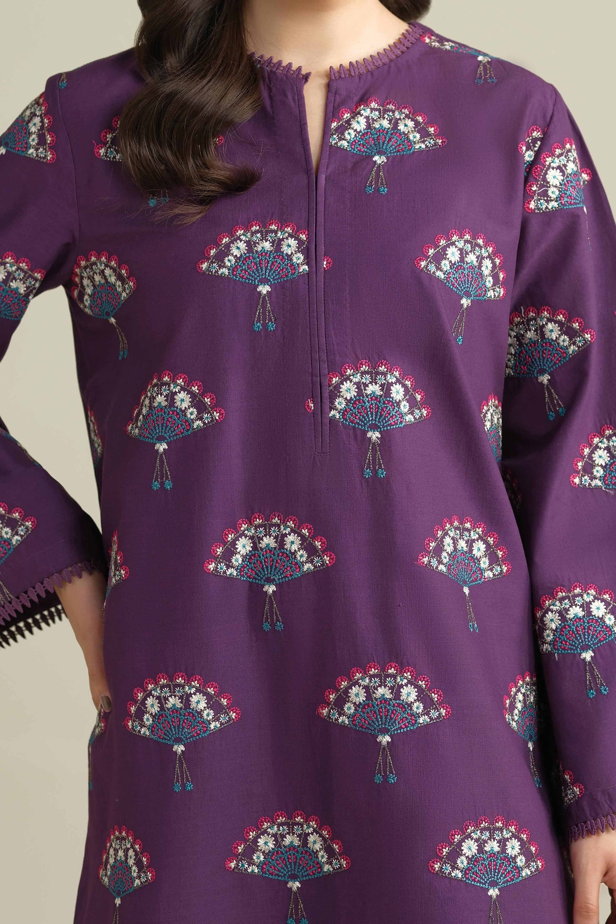 CROSS HATCH | EMBROIDERED