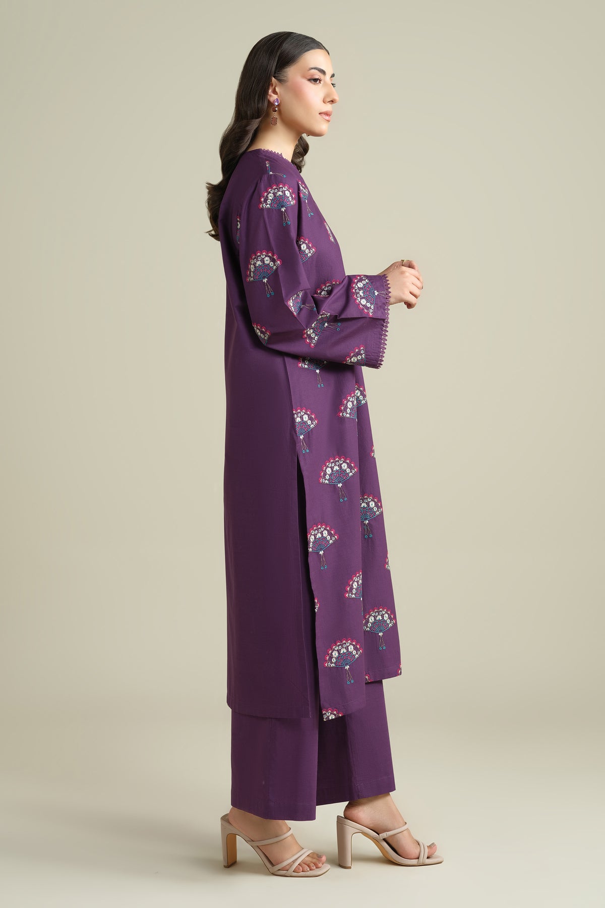 CROSS HATCH | EMBROIDERED