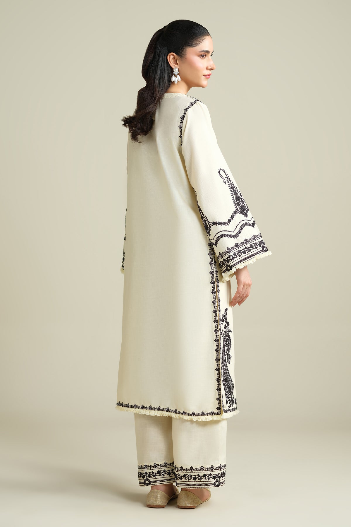 CROSS HATCH | EMBROIDERED