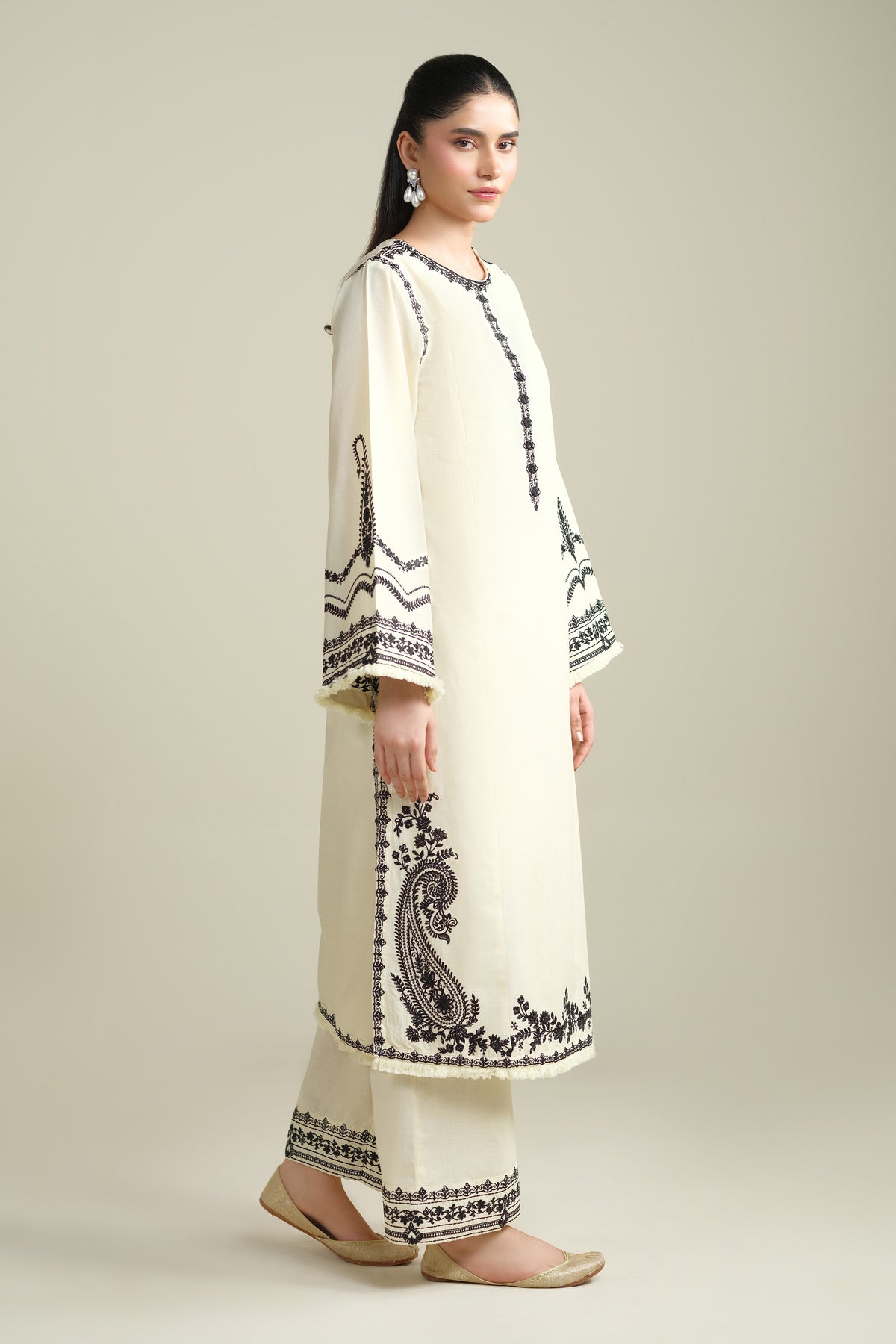 CROSS HATCH | EMBROIDERED