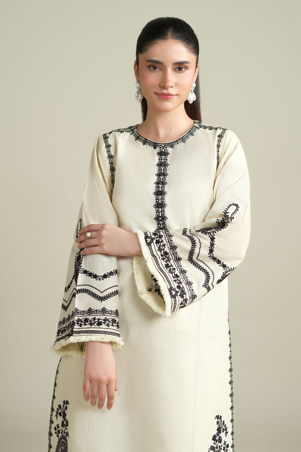 CROSS HATCH | EMBROIDERED