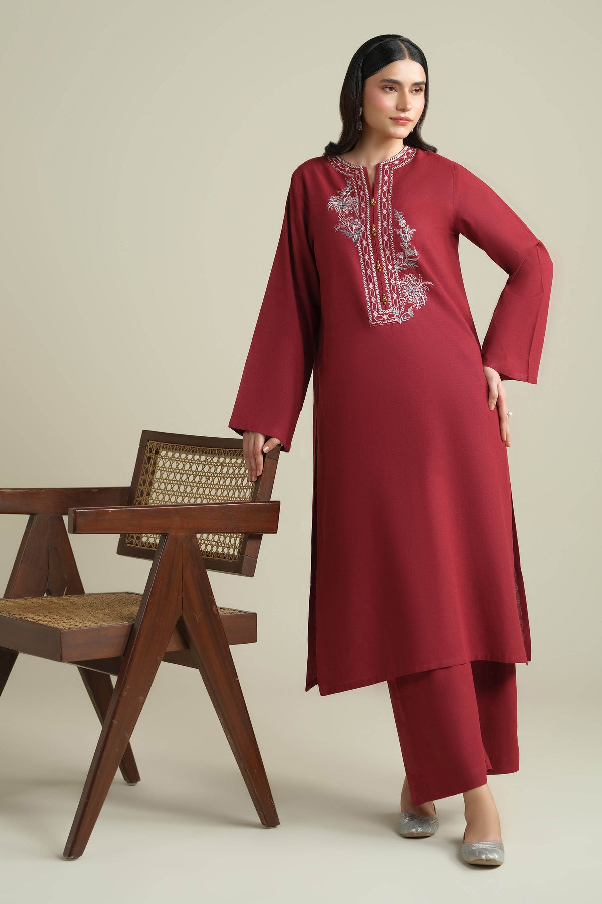 LINEN | EMBROIDERED