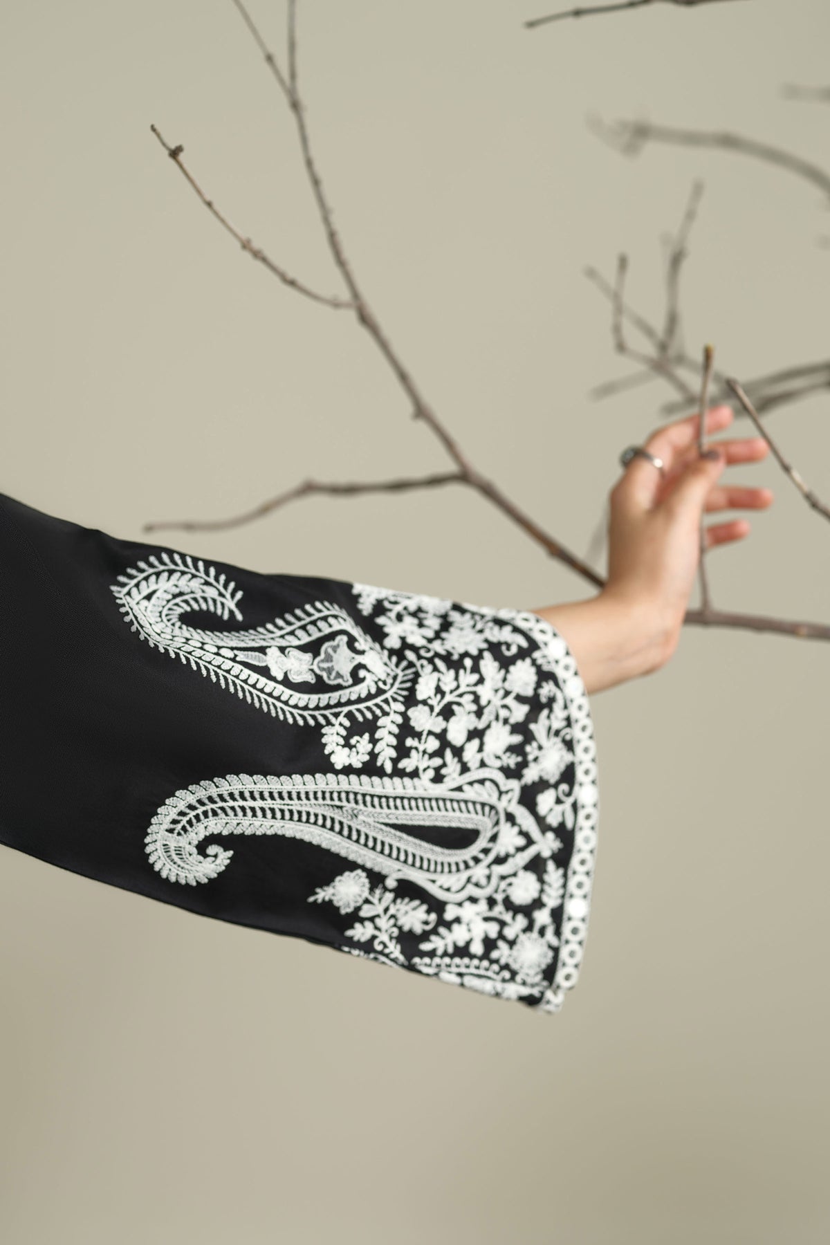 KHADDAR | EMBROIDERED