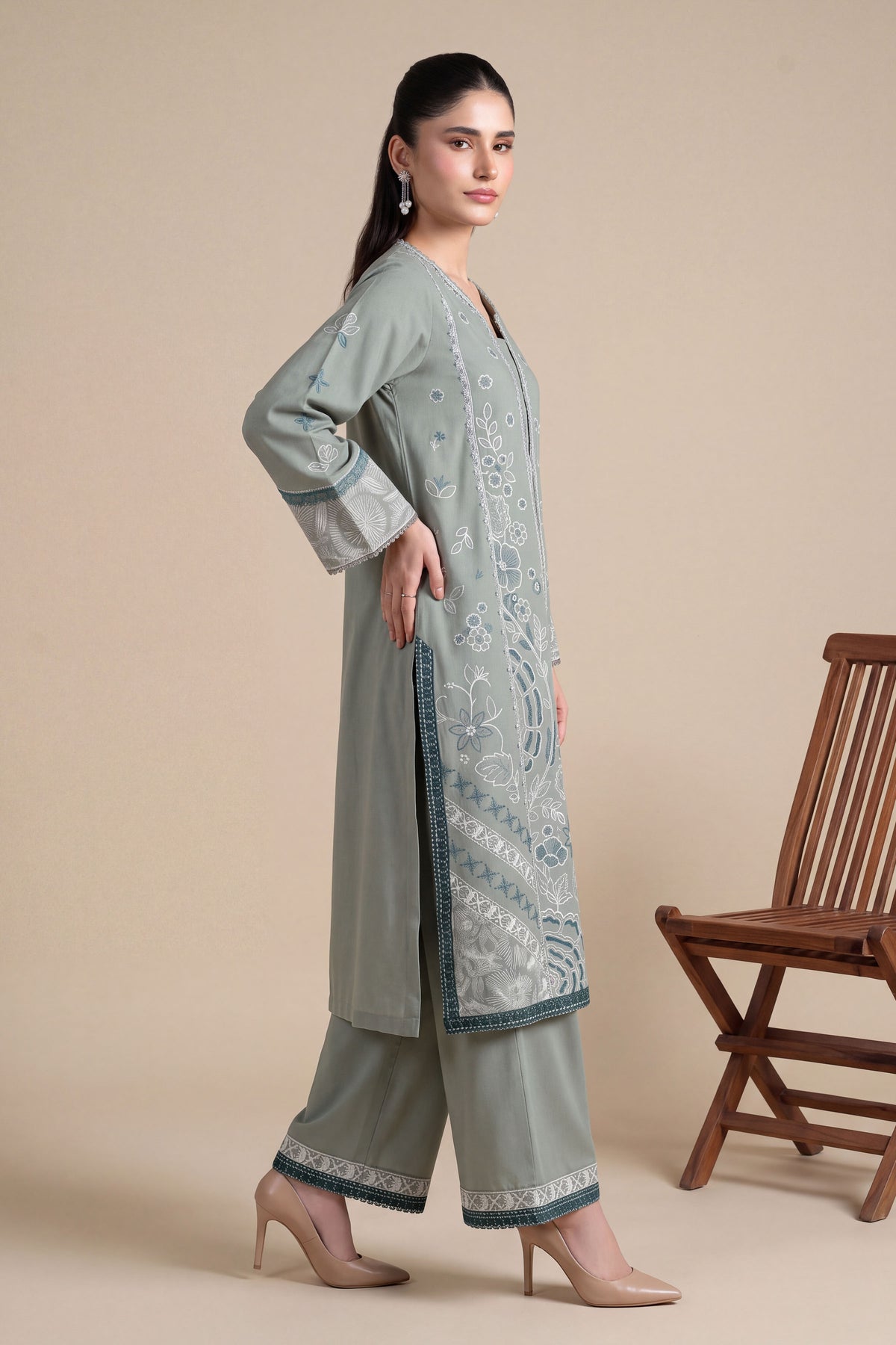 KHADDAR | EMBROIDERED
